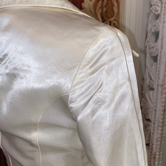 Vintage Off White Satin Blazer - Picture 8 of 17